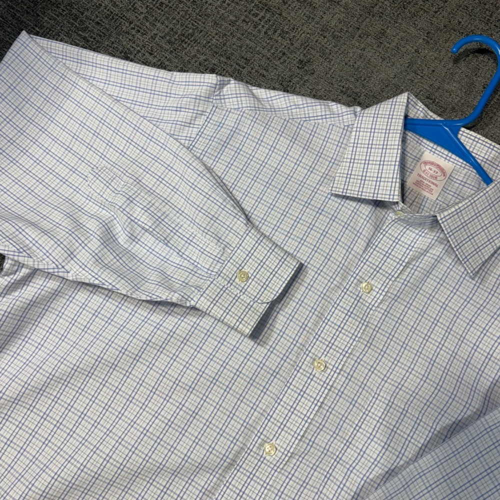 Brooks Brothers Dress Shirt 16-33 Traditional Fit Non-Iron Supima Cotton Blue